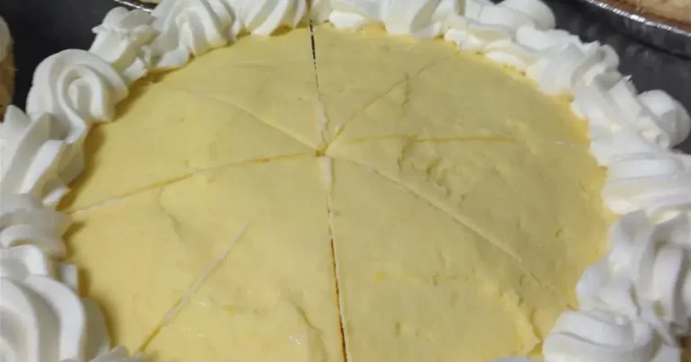 Foto da receita de Torta de Creme de Banana Fácil