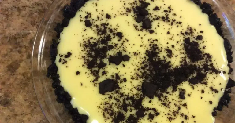 Foto da receita de Torta de Creme de Baunilha com Wafers de Chocolate