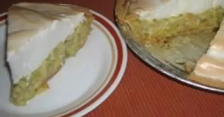 Foto da receita de Torta de Creme de Ruibarbo da Vovó