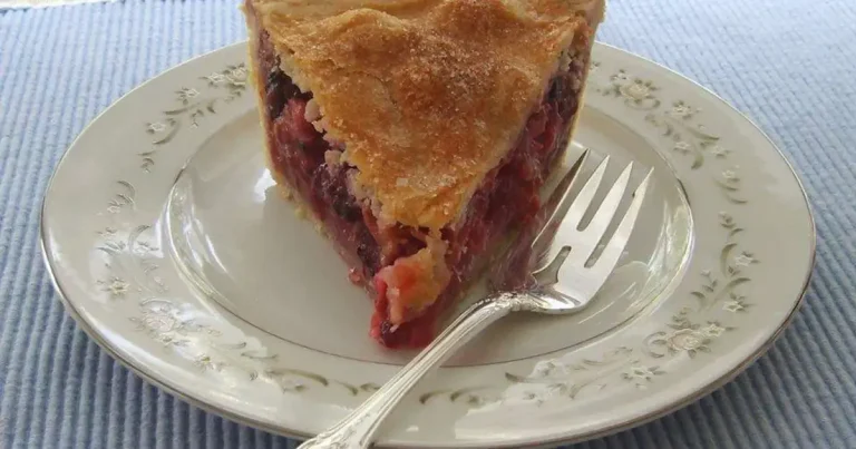 Foto da receita de Torta de Frutas Vermelhas com Ruibarbo