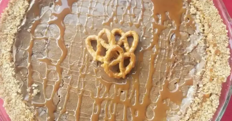 Foto da receita de Torta de Fudge com Pretzel