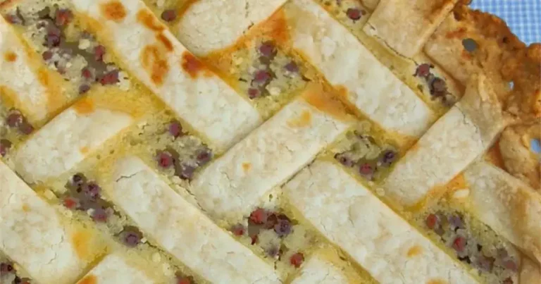 Foto da receita de Torta de Groselha com Creme Azedo