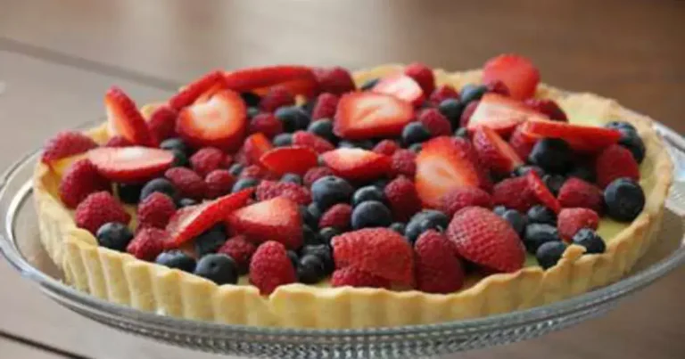 Foto da receita de Torta de Limão com Frutas Vermelhas Frescas