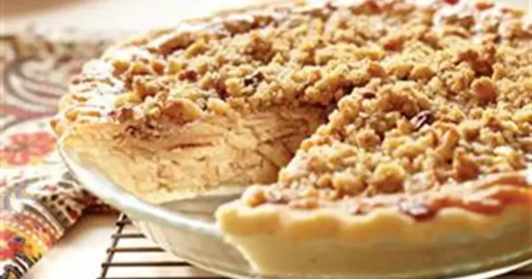 Foto da receita de Torta de Maçã Caramelada com Nozes