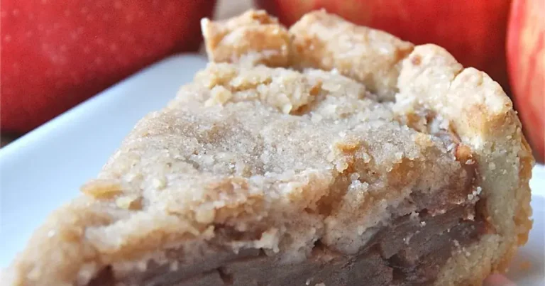 Foto da receita de Torta de Maçã com Farofa