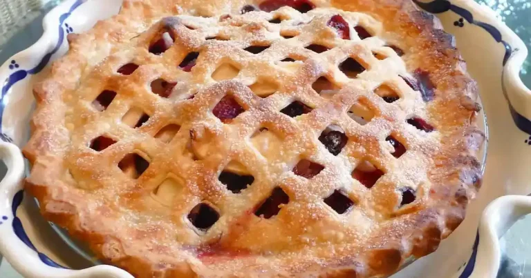 Foto da receita de Torta de Maçã e Frutas Vermelhas