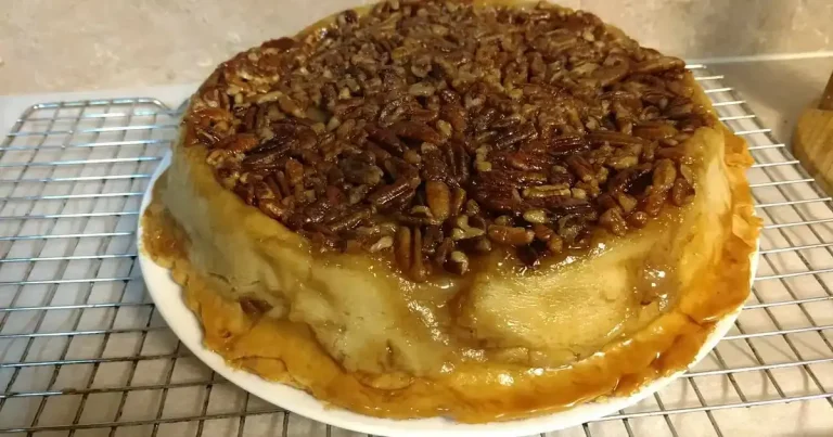 Foto da receita de Torta Invertida de Maçã com Nozes Pecan