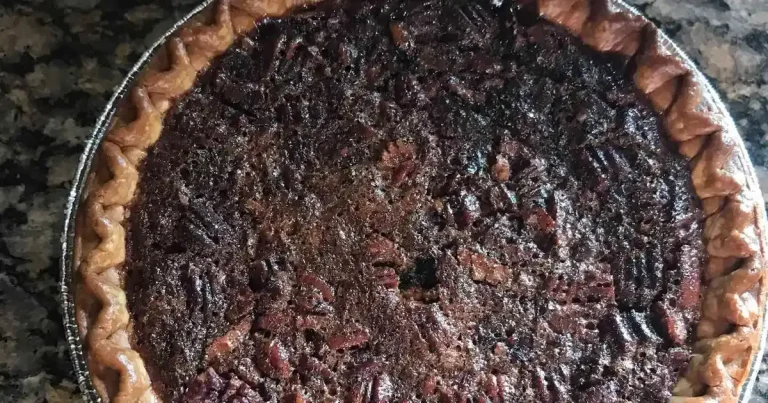 Foto da receita de Torta de Nozes Pecan com Gotas de Chocolate