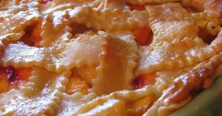Foto da receita de Torta de Pêssego à Moda Antiga com Duas Crostas