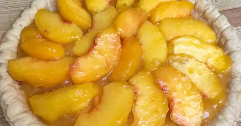 Foto da receita de Torta de Pêssego Fresco