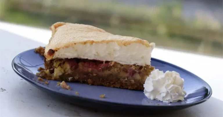 Foto da receita de Torta de Ruibarbo da Vovó