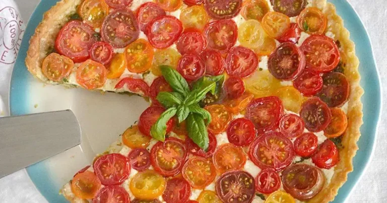 Foto da receita de Torta de Tomate Caipira com Pesto e Mozarela