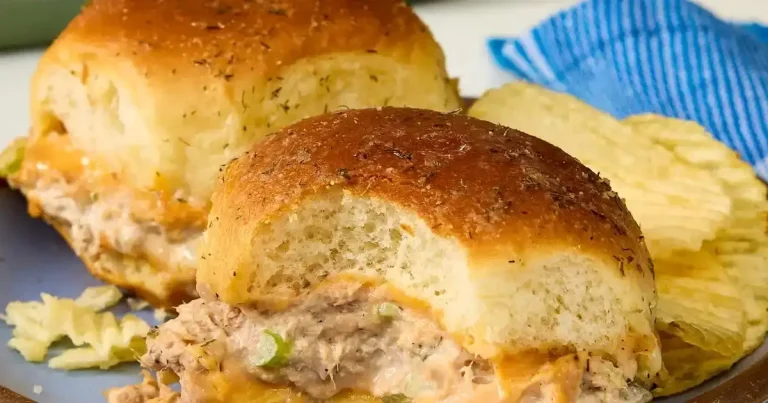 Foto da receita de Mini Sanduíches de Atum Derretido