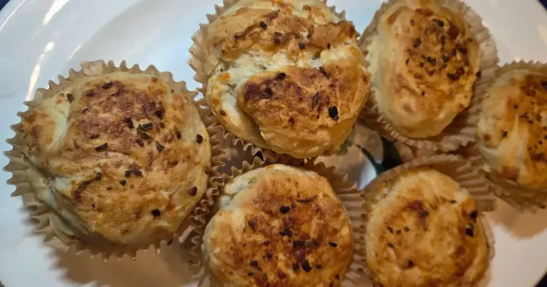 Foto da receita de Muffins de Focaccia com Alho