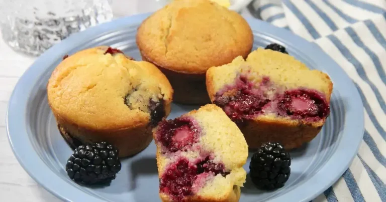 Foto da receita de Muffins de Milho com Amora e Limão
