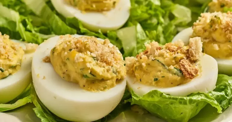 Foto da receita de Ovos Recheados à Salada Caesar