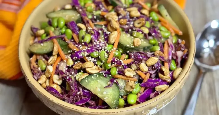 Foto da receita de Salada Crocante de Repolho com Amendoim