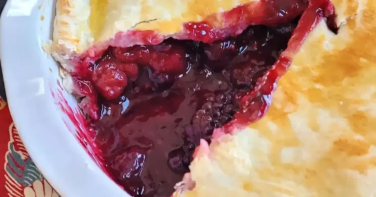 Foto da receita de Torta de Frutas Vermelhas com Frutas Congeladas
