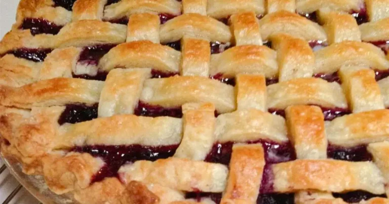 Foto da receita de Torta de Mirtilo Selvagem com Ingrediente Secreto