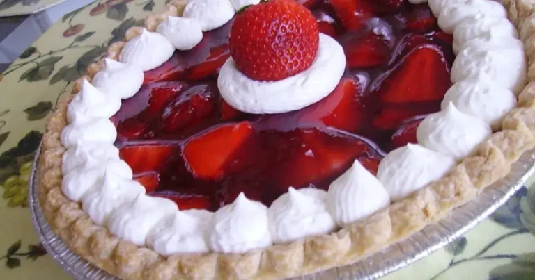 Foto da receita de Torta de Morango Fresco com Gelatina