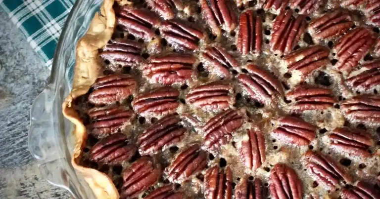 Foto da receita de Torta de Nozes Pecan com Chocolate Bourbon