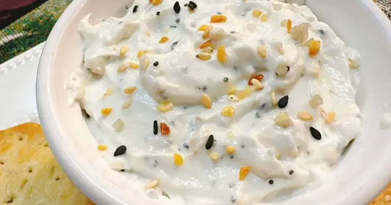 Foto da receita de Dip de Iogurte Grego com Bagel de Tudo