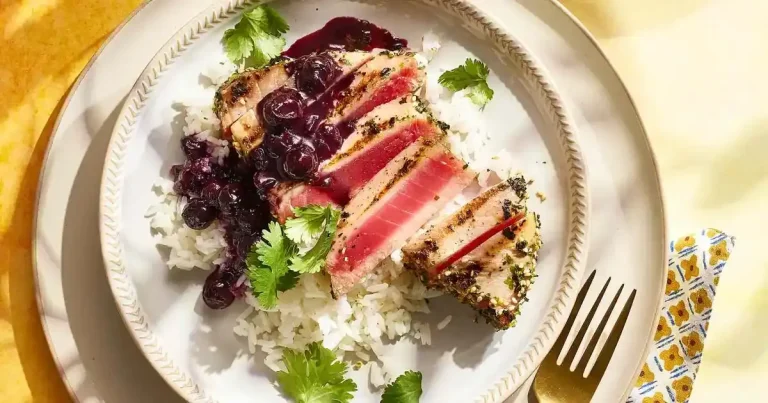 Foto da receita de Filés de Atum Grelhados com Molho de Wasabi e Mirtilo