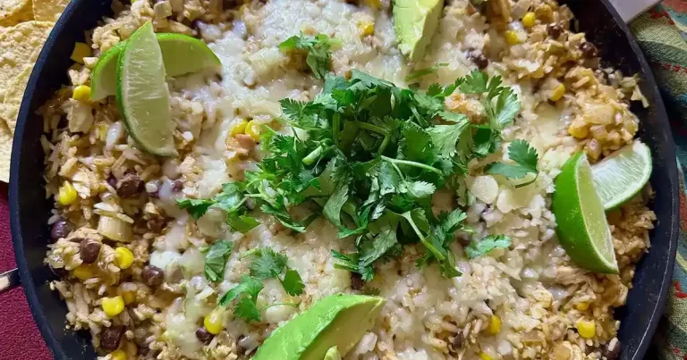 Foto da receita de Frango e Arroz na Frigideira com Salsa Verde