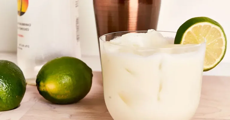 Foto da receita de Limonada Brasileira de Coco com Rum