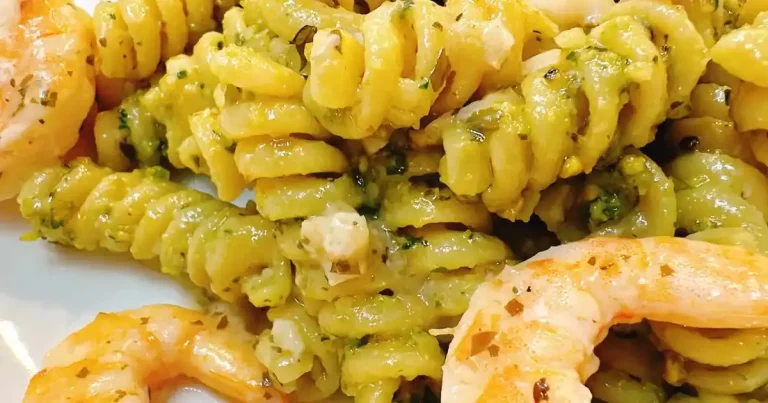 Foto da receita de Massa com Pesto de Pistache e Camarões