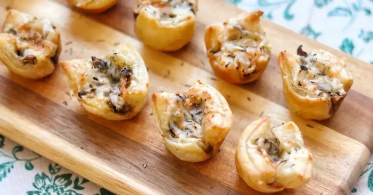 Foto da receita de Mini Folhados de Cogumelos com Queijo