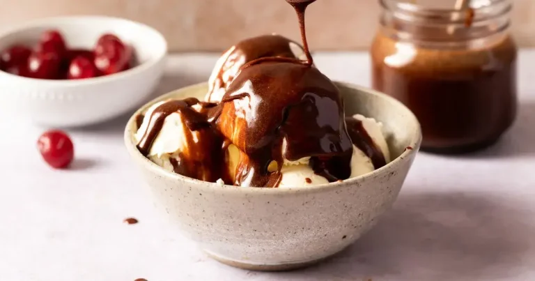 Foto da receita de Molho Quente de Chocolate com Marshmallow