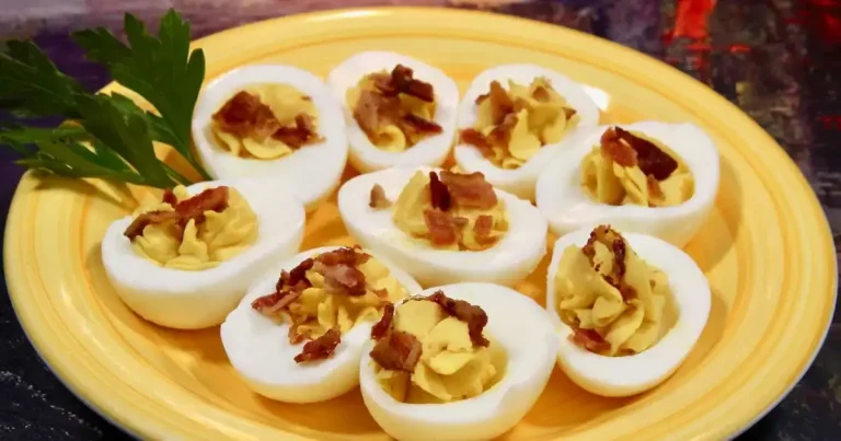 Foto da receita de Ovos Recheados de Um Milhão de Dólares
