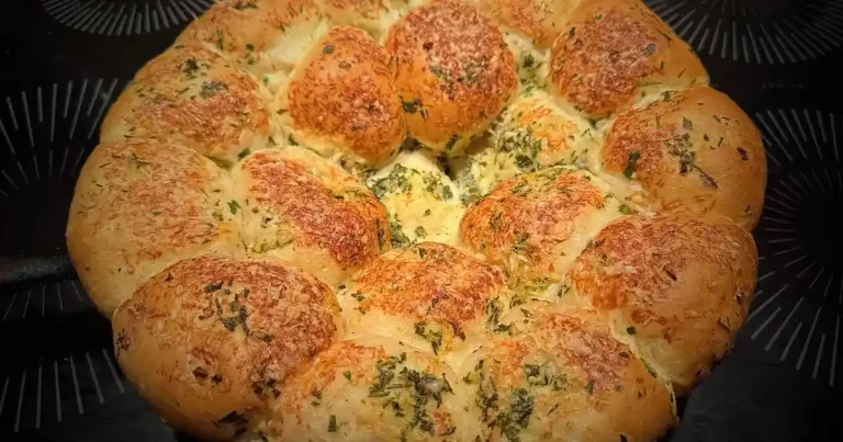 Foto da receita de Pãezinhos de Alho com Ervas na Frigideira
