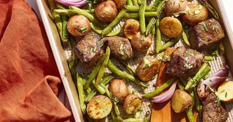 Foto da receita de Pedacinhos de Carne com Manteiga de Alho e Legumes