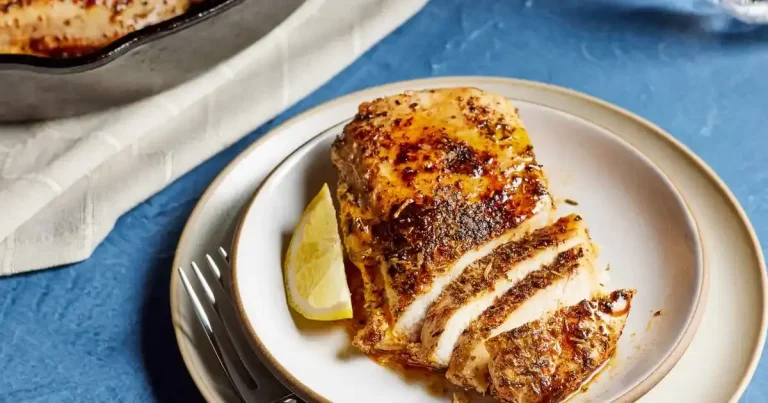 Foto da receita de Peitos de Frango Suculentos na Frigideira de Ferro
