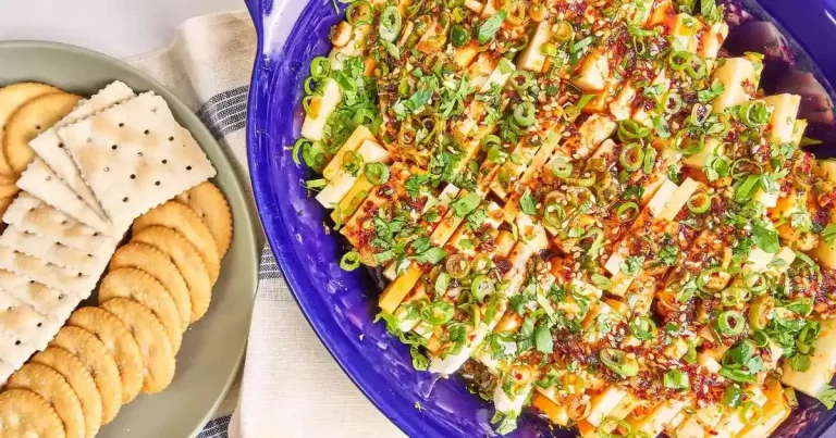 Foto da receita de Queijo Marinado com Chili Crisp