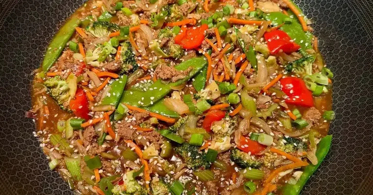Foto da receita de Refogado de Peru Moído e Legumes