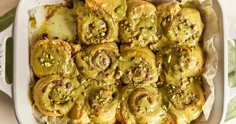 Foto da receita de Rolos de Canela com Creme de Pistache