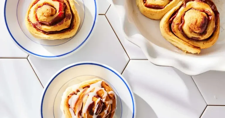 Foto da receita de Rolos de Canela Picantes com Bacon