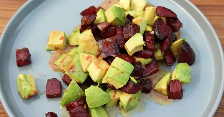 Foto da receita de Salada de Beterraba Assada com Abacate
