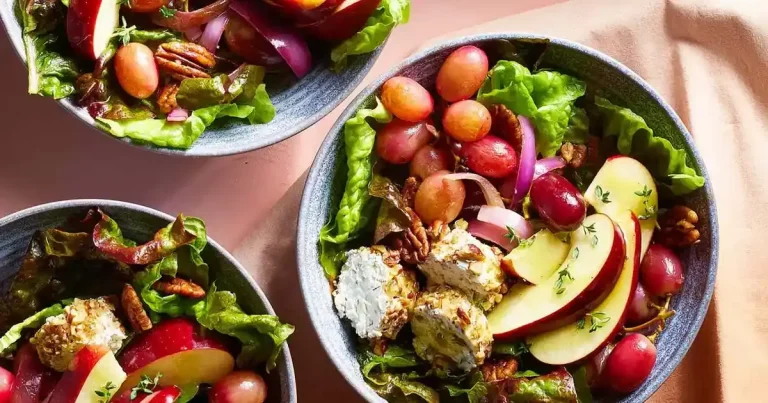 Foto da receita de Salada de Maçã e Uva com Queijo de Cabra Crocante