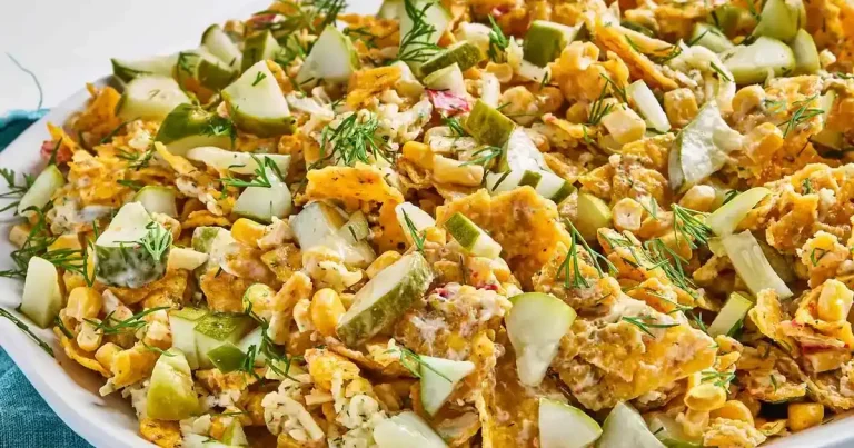 Foto da receita de Salada Refrescante de Doritos com Pepino
