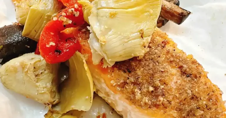 Foto da receita de Salmão Mediterrâneo Assado em Papel Manteiga