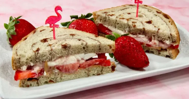 Foto da receita de Sanduíche de Cream Cheese com Manteiga de Amendoim e Morango