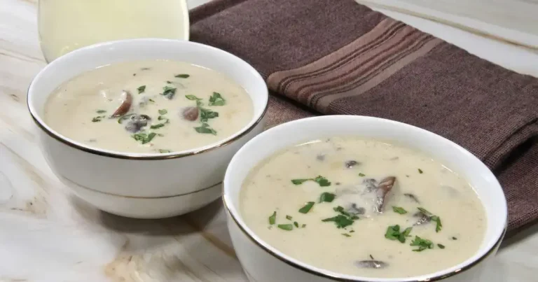 Foto da receita de Sopa Cremosa de Cogumelos com Cheddar