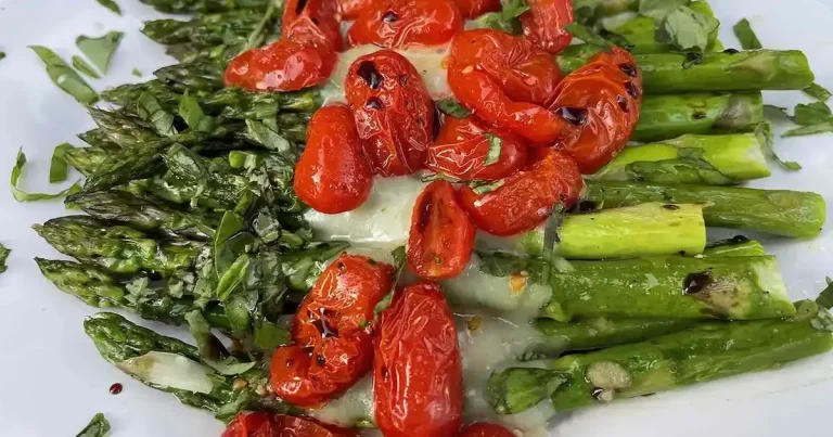 Foto da receita de Aspargos Assados à Caprese