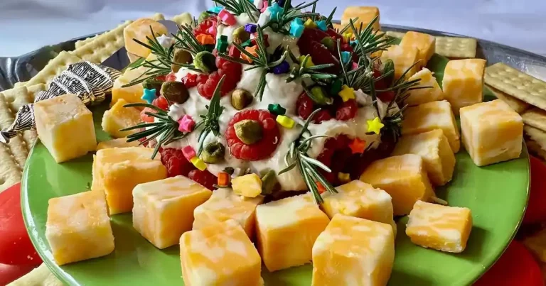 Foto da receita de Bola de Queijo Árvore de Natal