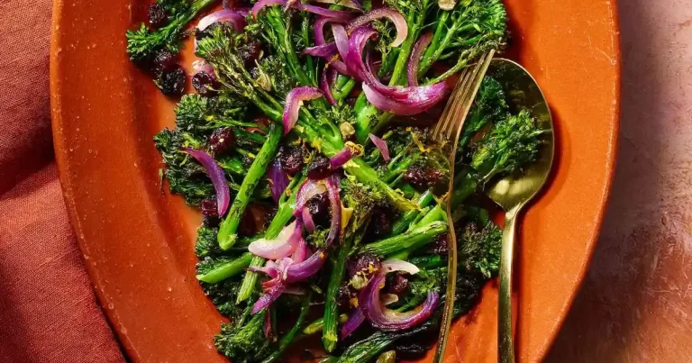 Foto da receita de Broccolini Grelhado com Cranberries e Alcaparras