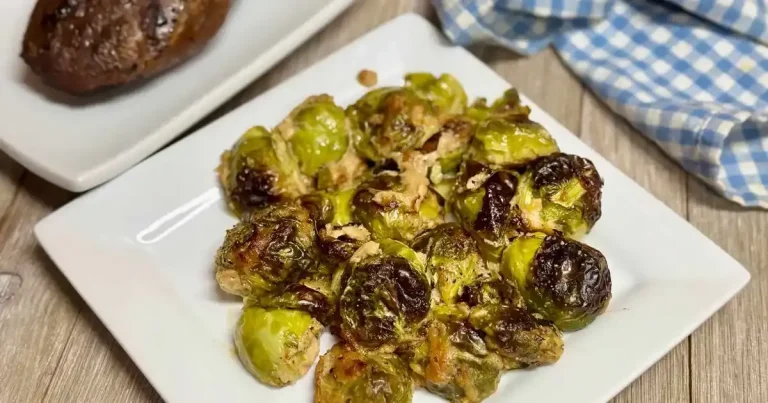 Foto da receita de Brócolis de Bruxelas Assados com Miso
